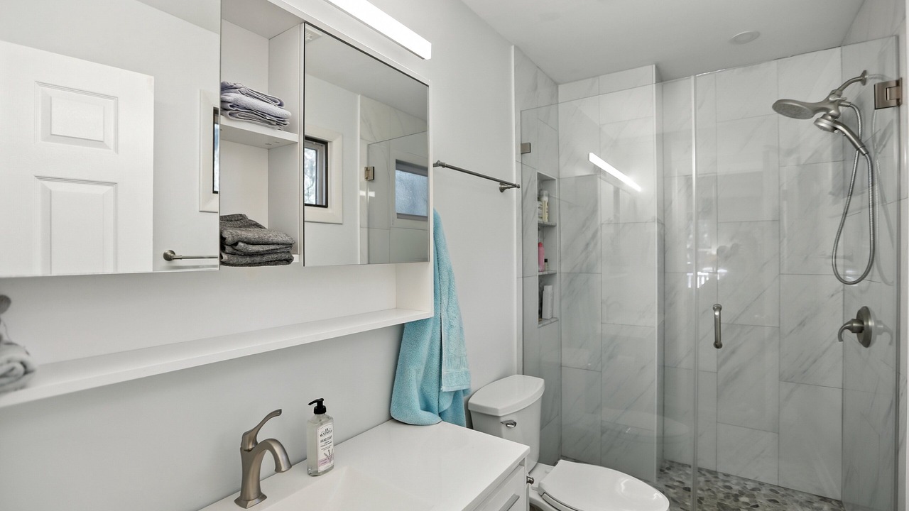 Photo of Bathroom in Tarpon Pond