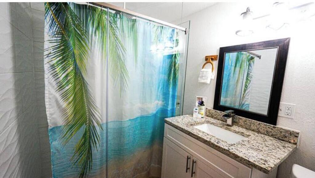 Photo of Bathroom in Crescent Heights