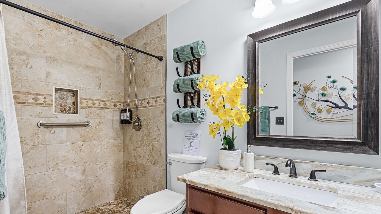 Photo of Bathroom in Trafalgar