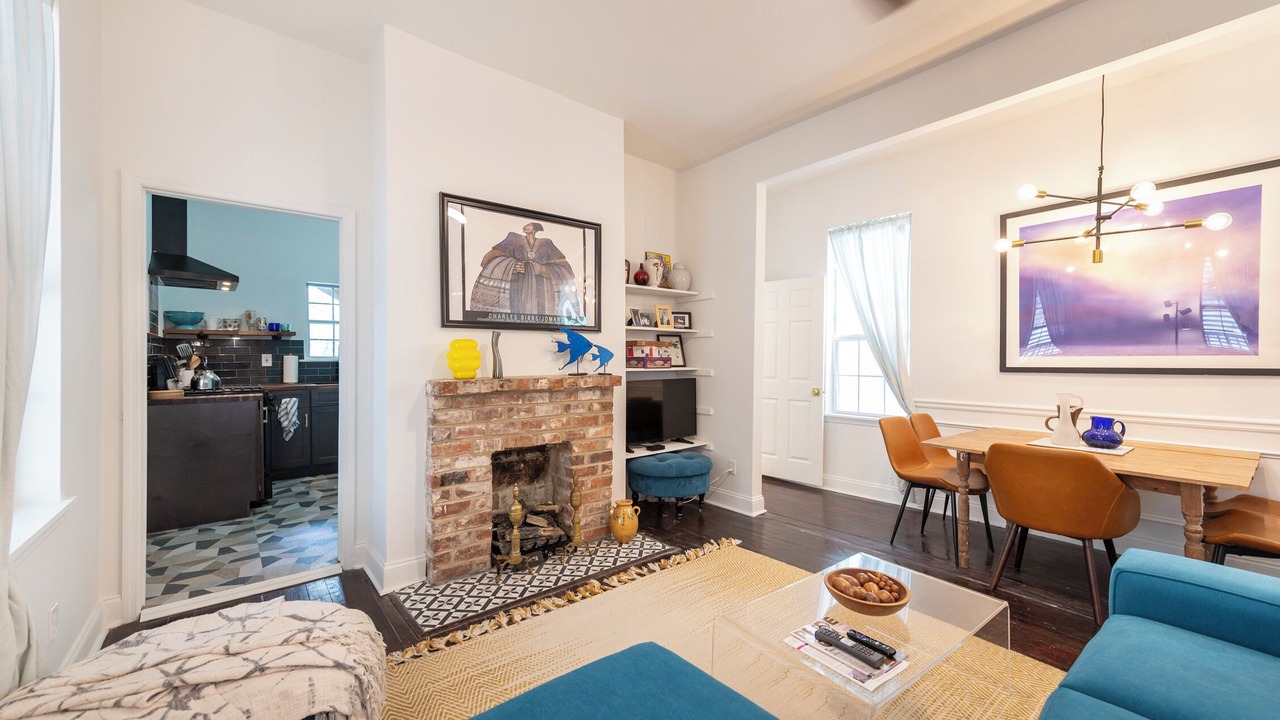 Photo of Livingroom in Thomas Square