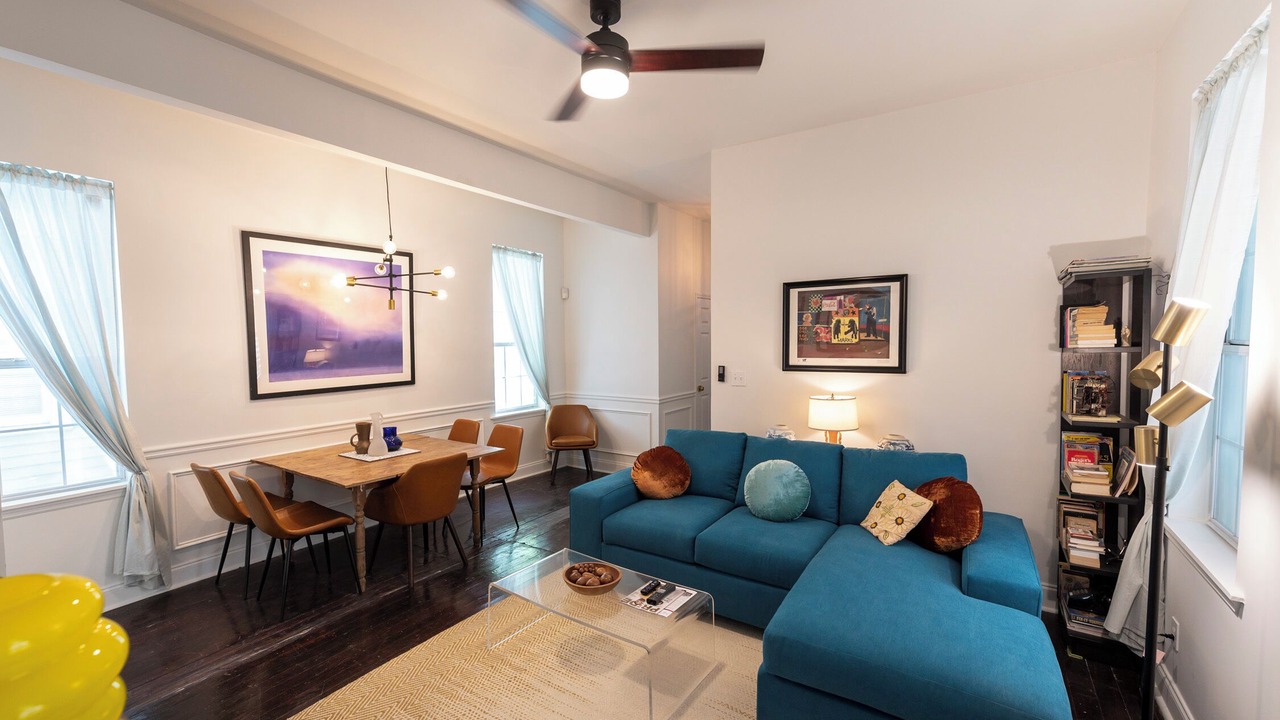 Photo of Livingroom in Thomas Square