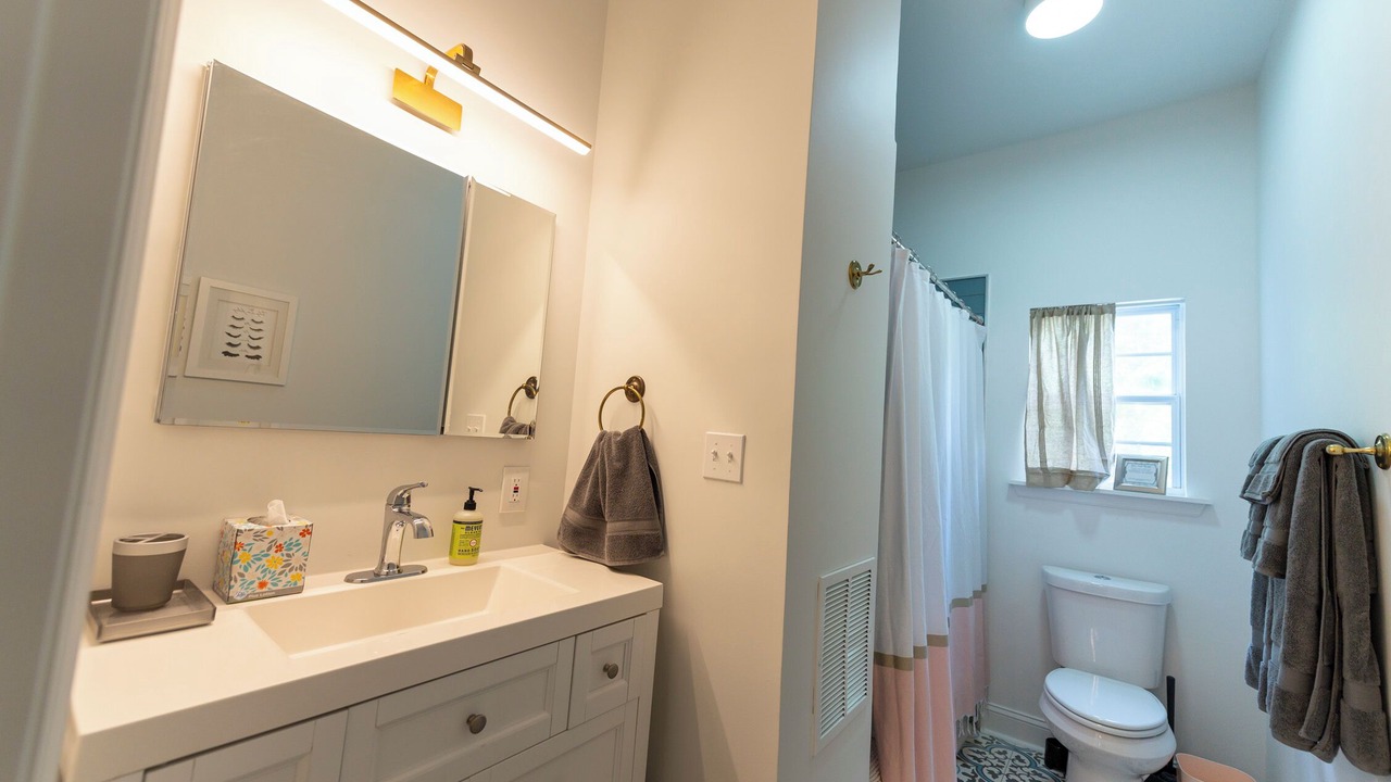 Photo of Bathroom in Thomas Square