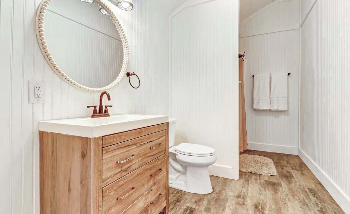 Photo of Bathroom in Melrose Plantation