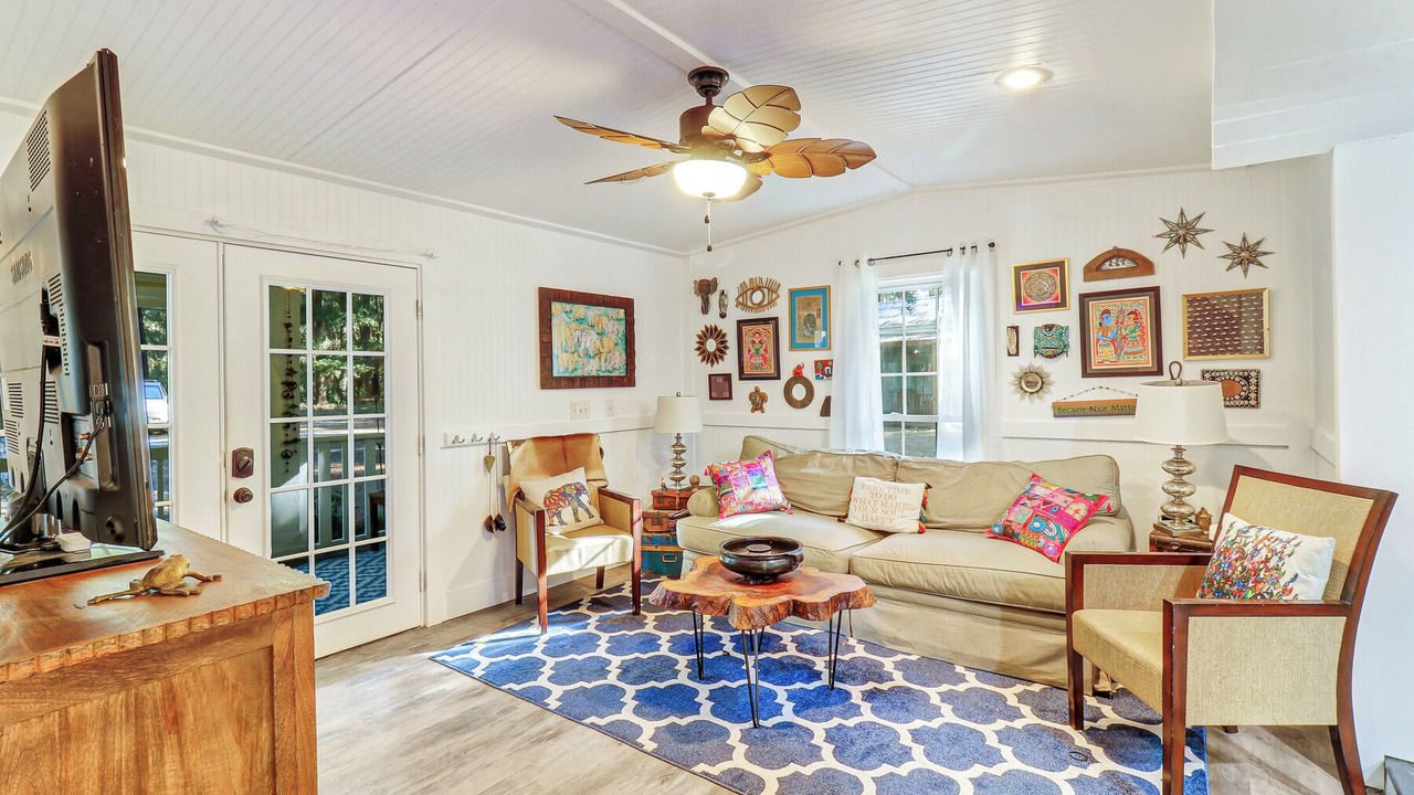 Photo of Livingroom in Melrose Plantation