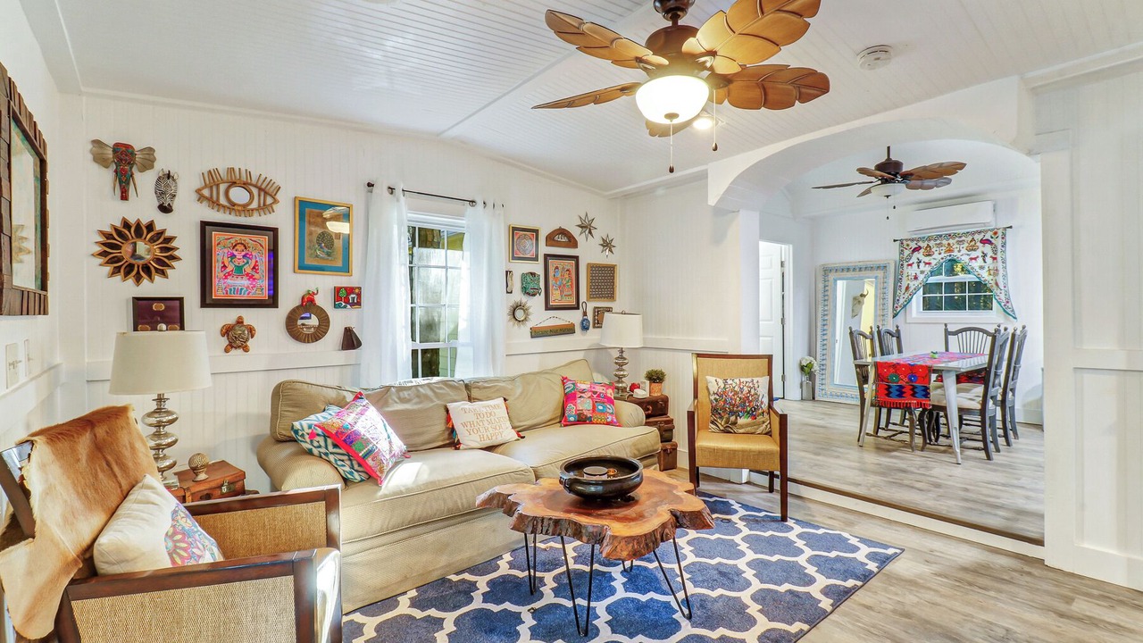 Photo of Livingroom in Melrose Plantation