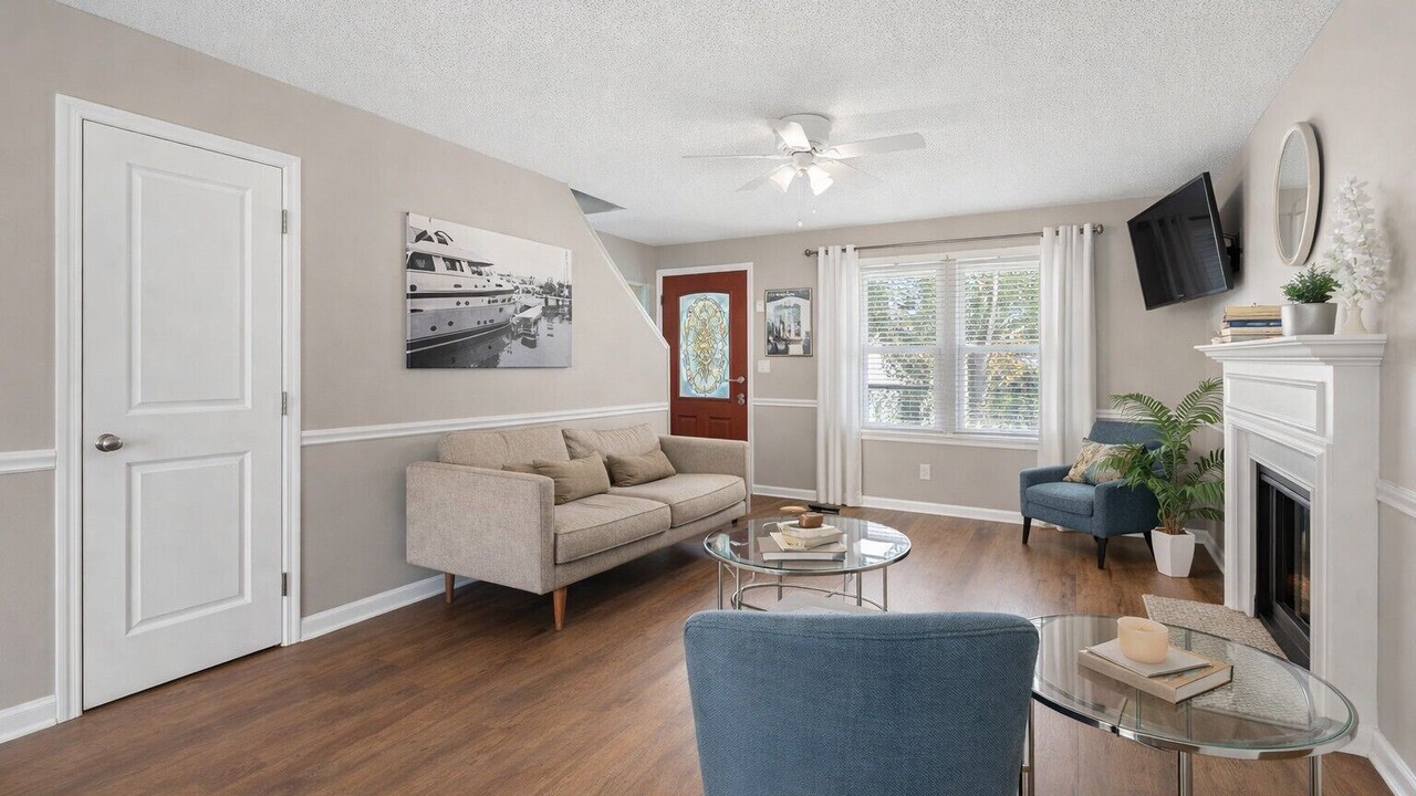 Photo of Livingroom in Pooler