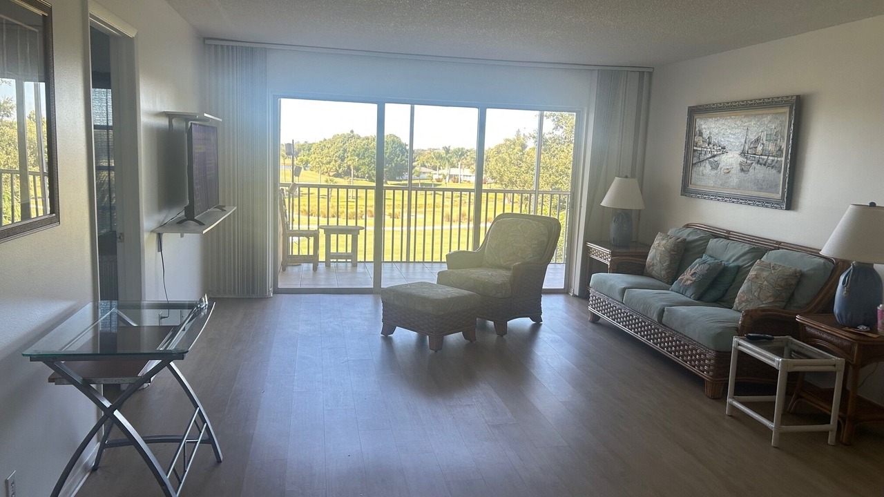 Photo of Livingroom in Lely Golf Estates