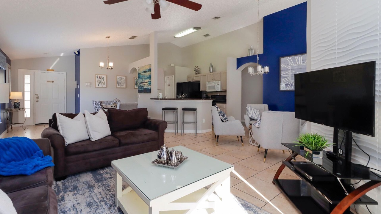 Photo of Livingroom in Seasons