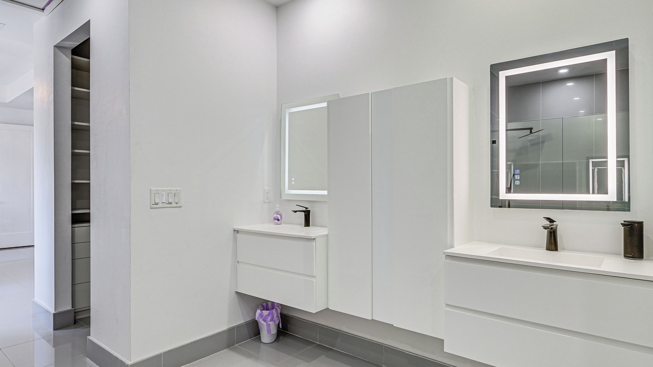Photo of Bathroom in Mariner