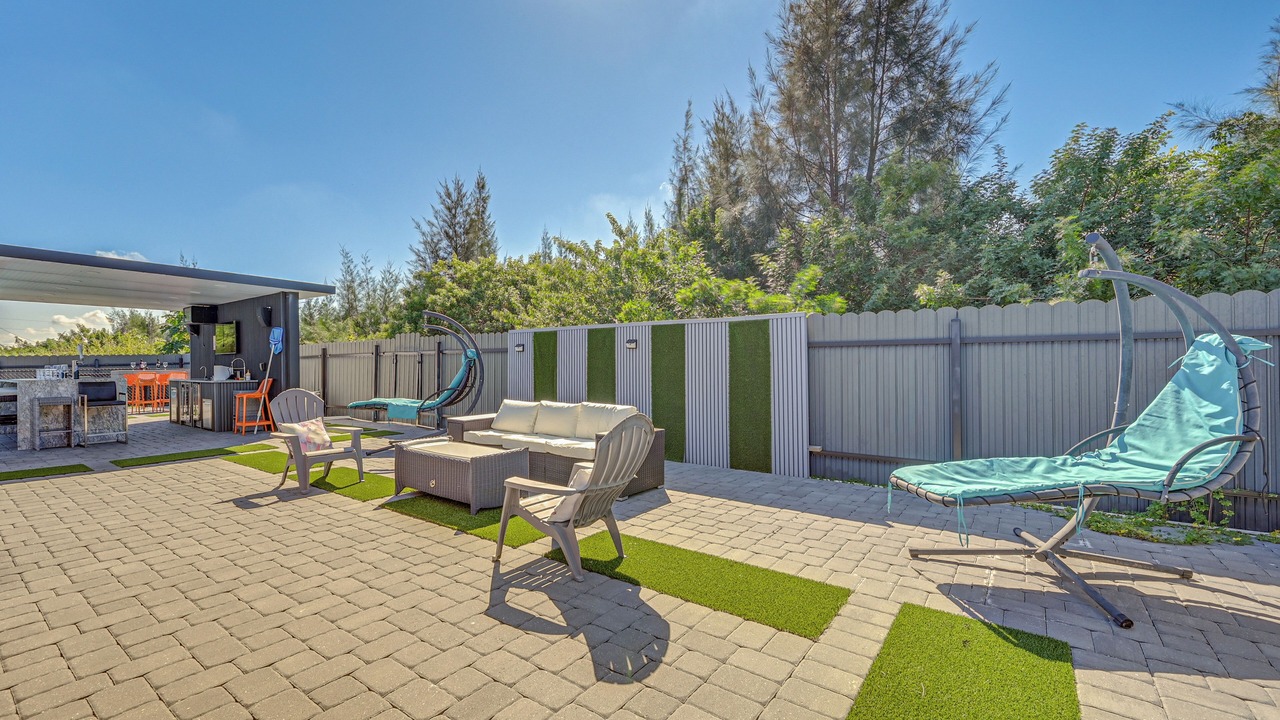 Photo of Patio Balcony in Mariner
