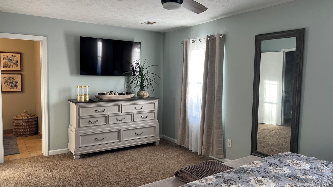 Photo of Bedroom in Dacula