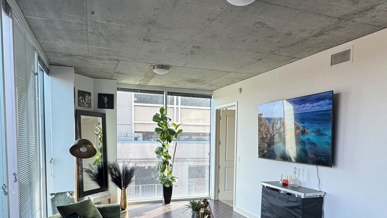 Photo of Livingroom in Downtown