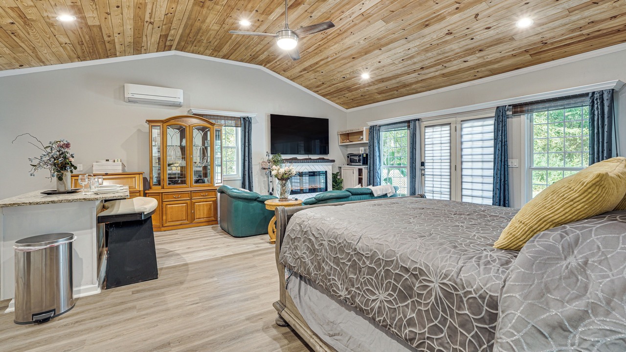 Photo of Bedroom in Appling