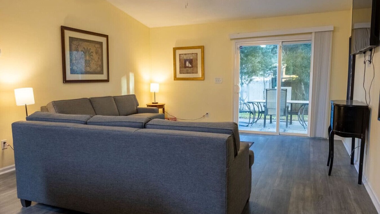 Photo of Livingroom in Westside