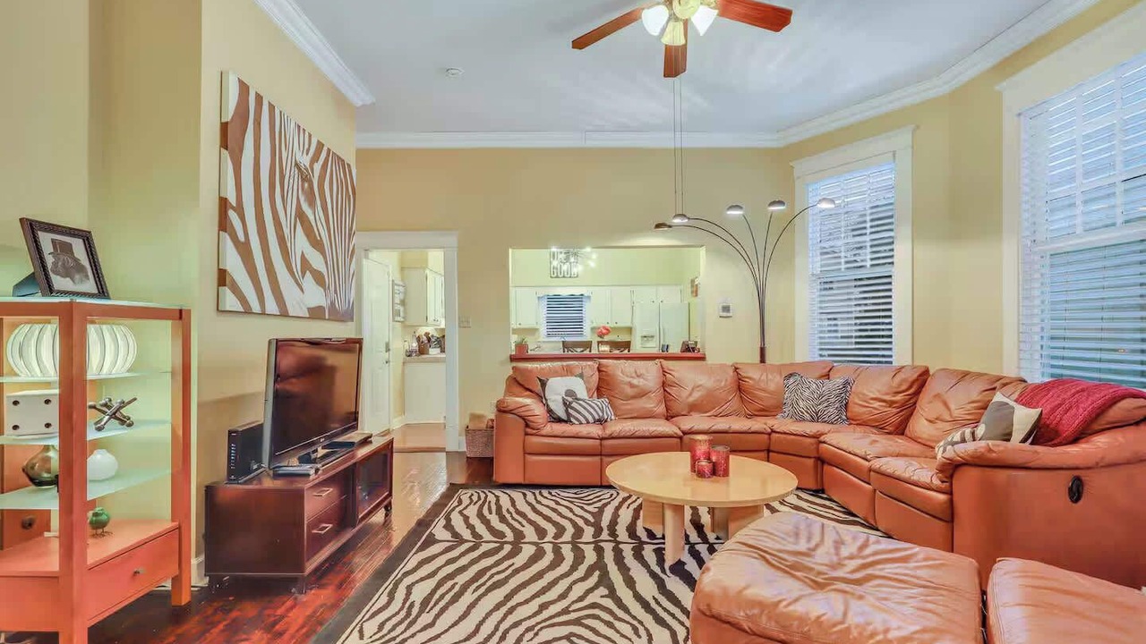 Photo of Livingroom in Dixon Park