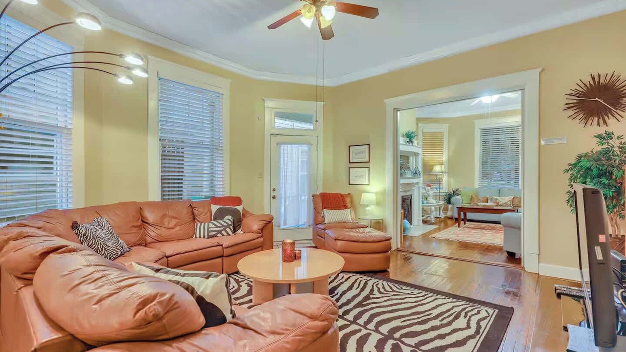 Photo of Livingroom in Dixon Park
