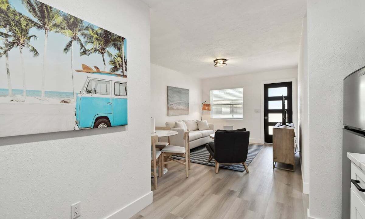 Photo of Livingroom in Treasure Island