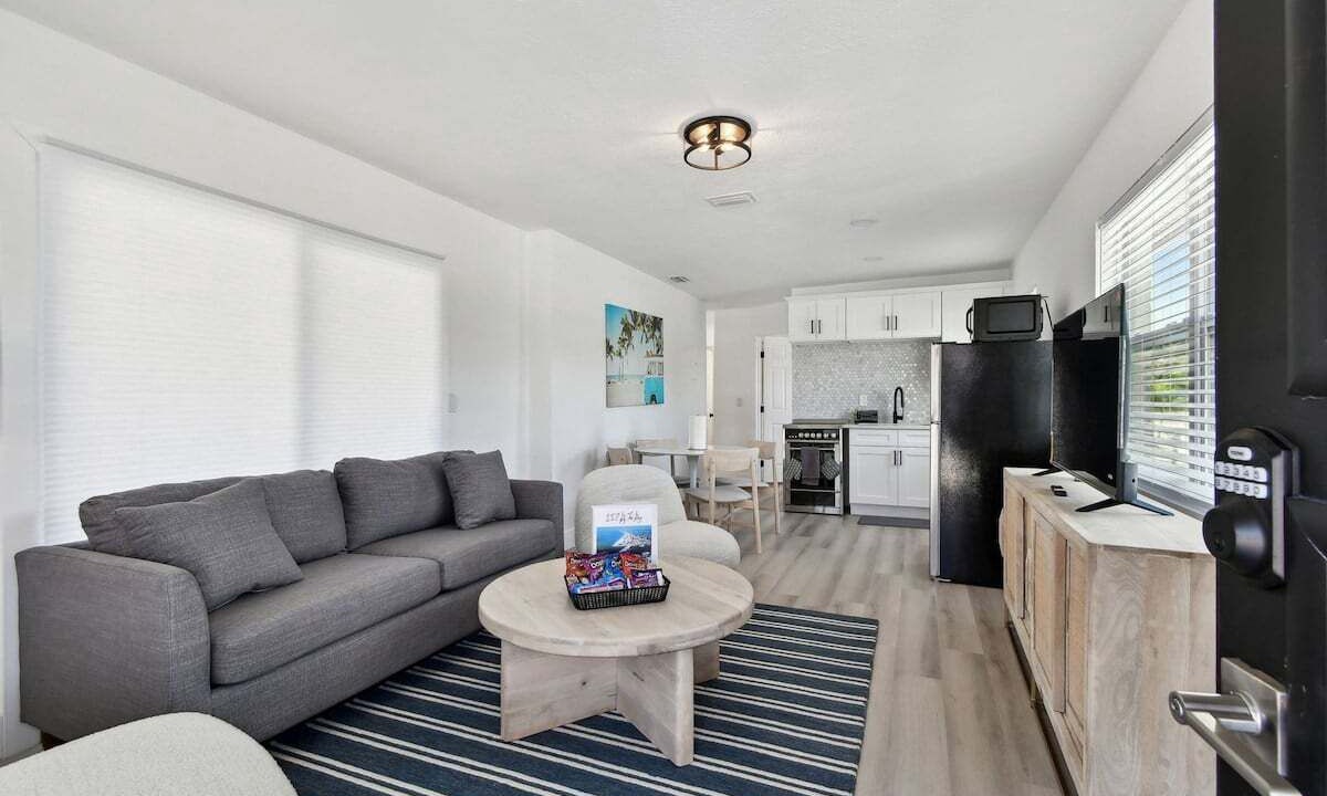 Photo of Livingroom in Treasure Island