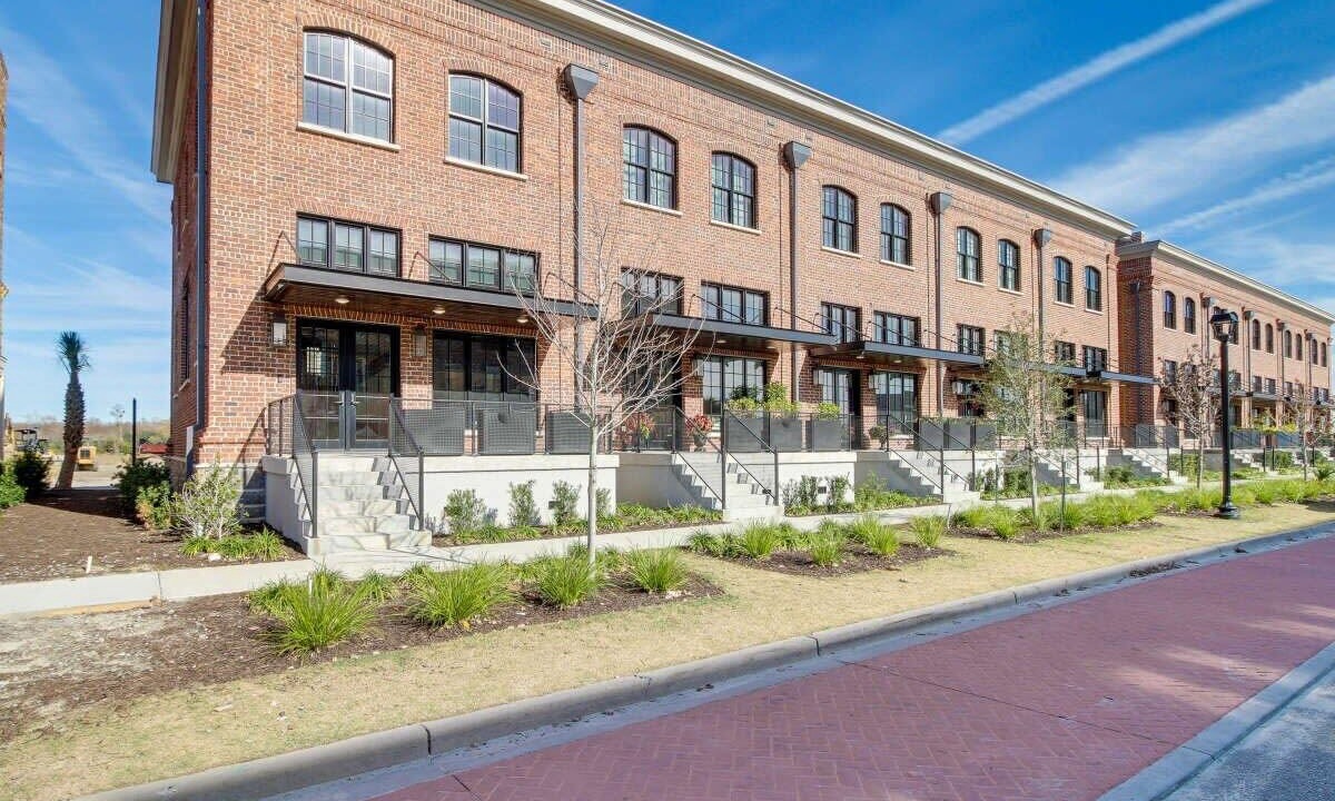 Photo of Outdoor in Hitch Village - Fred Wessels Homes