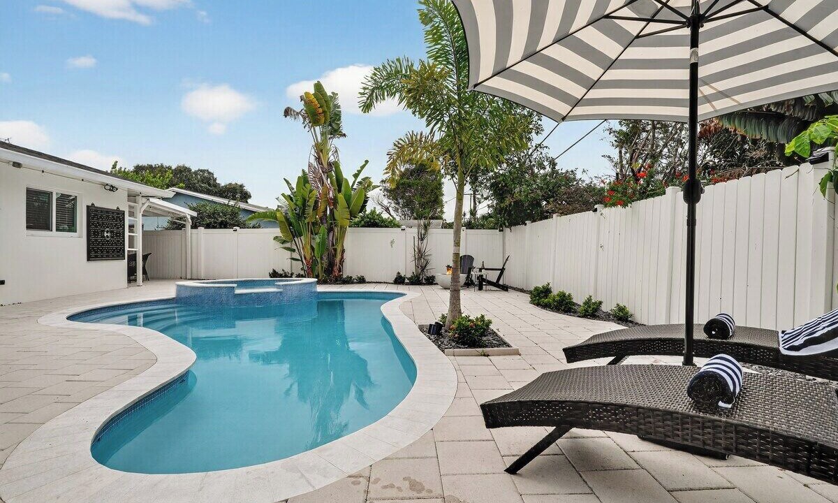 Photo of Outdoor in Tropic Palms