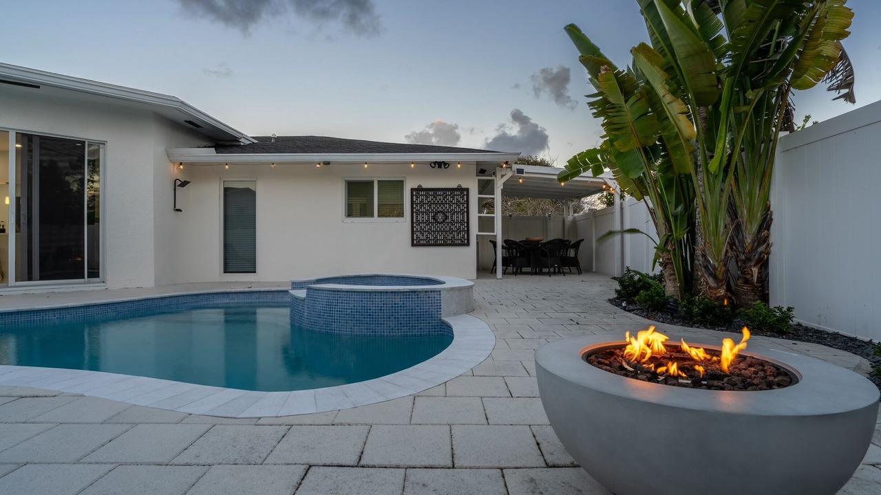Photo of Outdoor in Tropic Palms