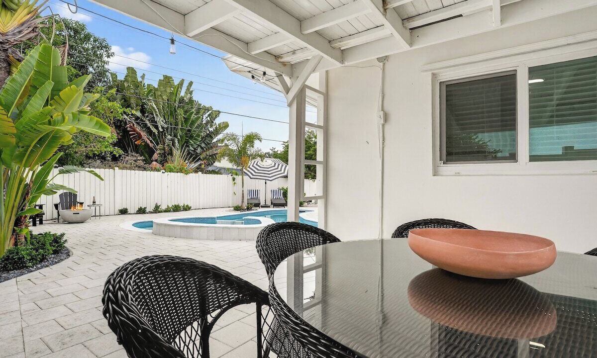 Photo of Outdoor in Tropic Palms