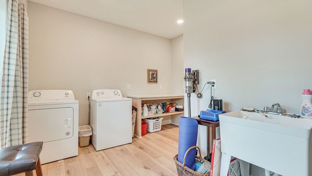 Photo of Bedroom in Modoc Shores
