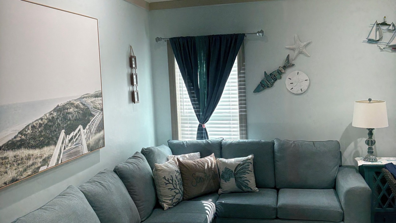 Photo of Livingroom in Longs