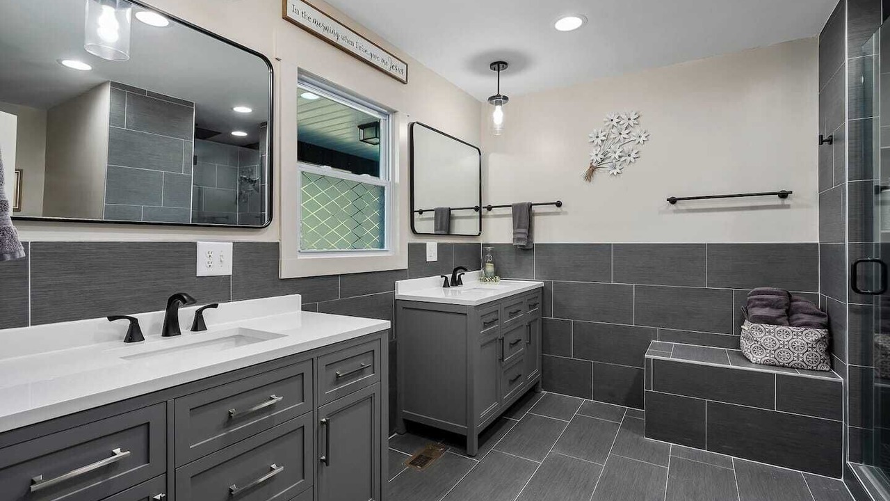 Photo of Bathroom in Seneca