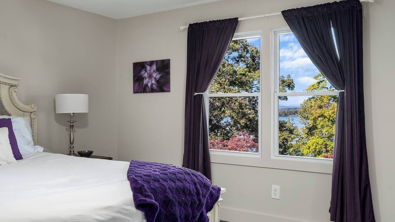 Photo of Bedroom in Seneca