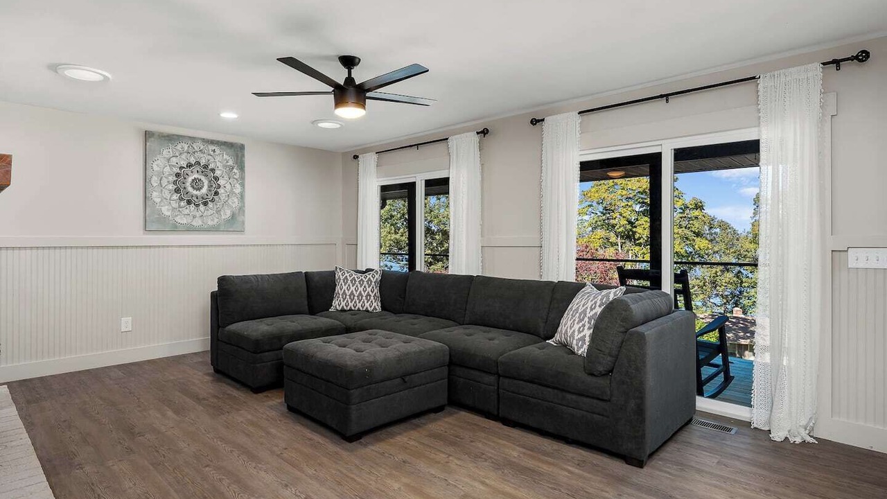 Photo of Livingroom in Seneca