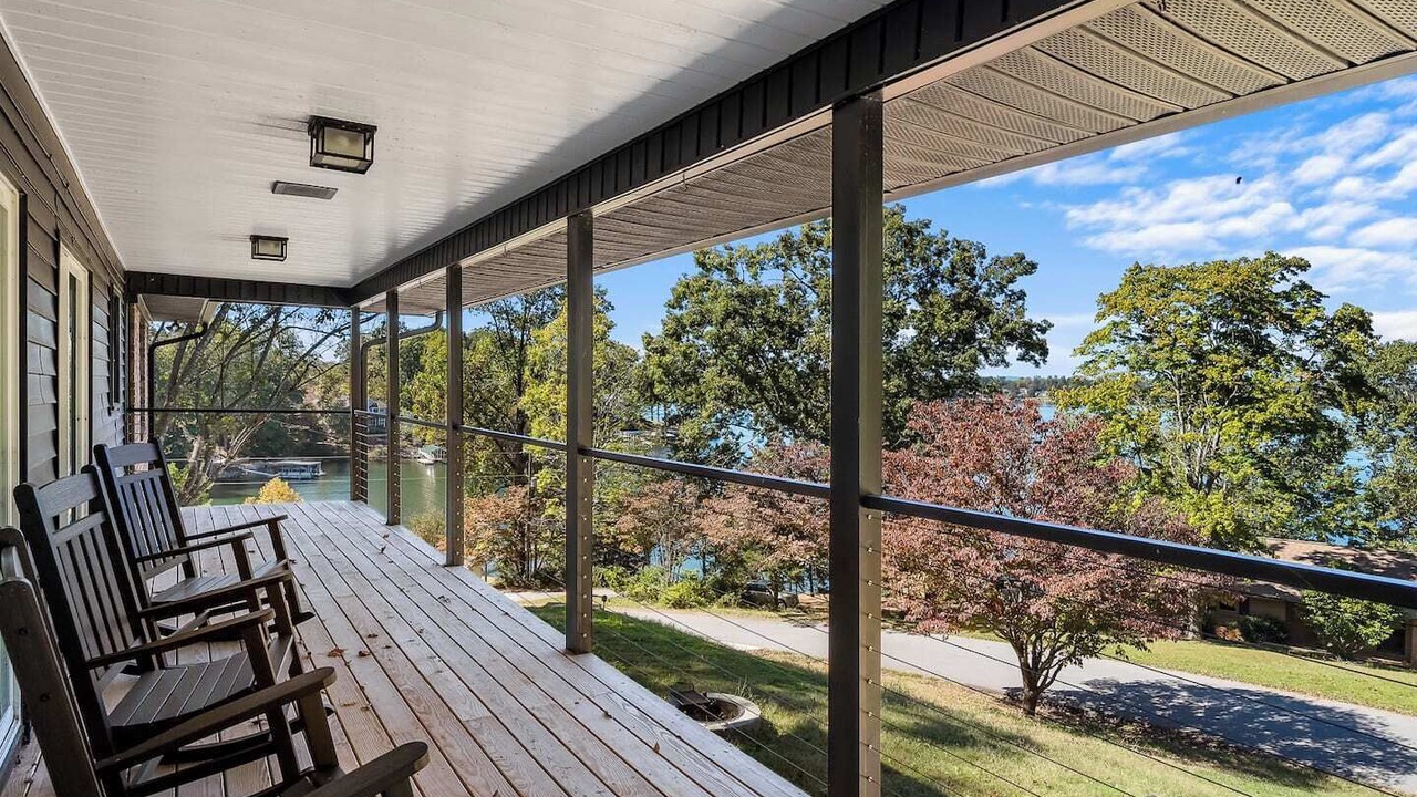 Photo of Patio Balcony in Seneca