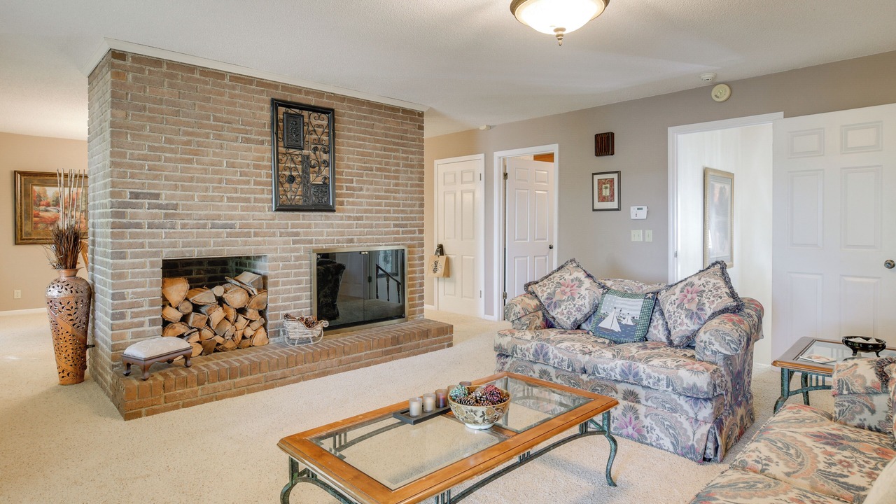 Photo of Livingroom in Townville