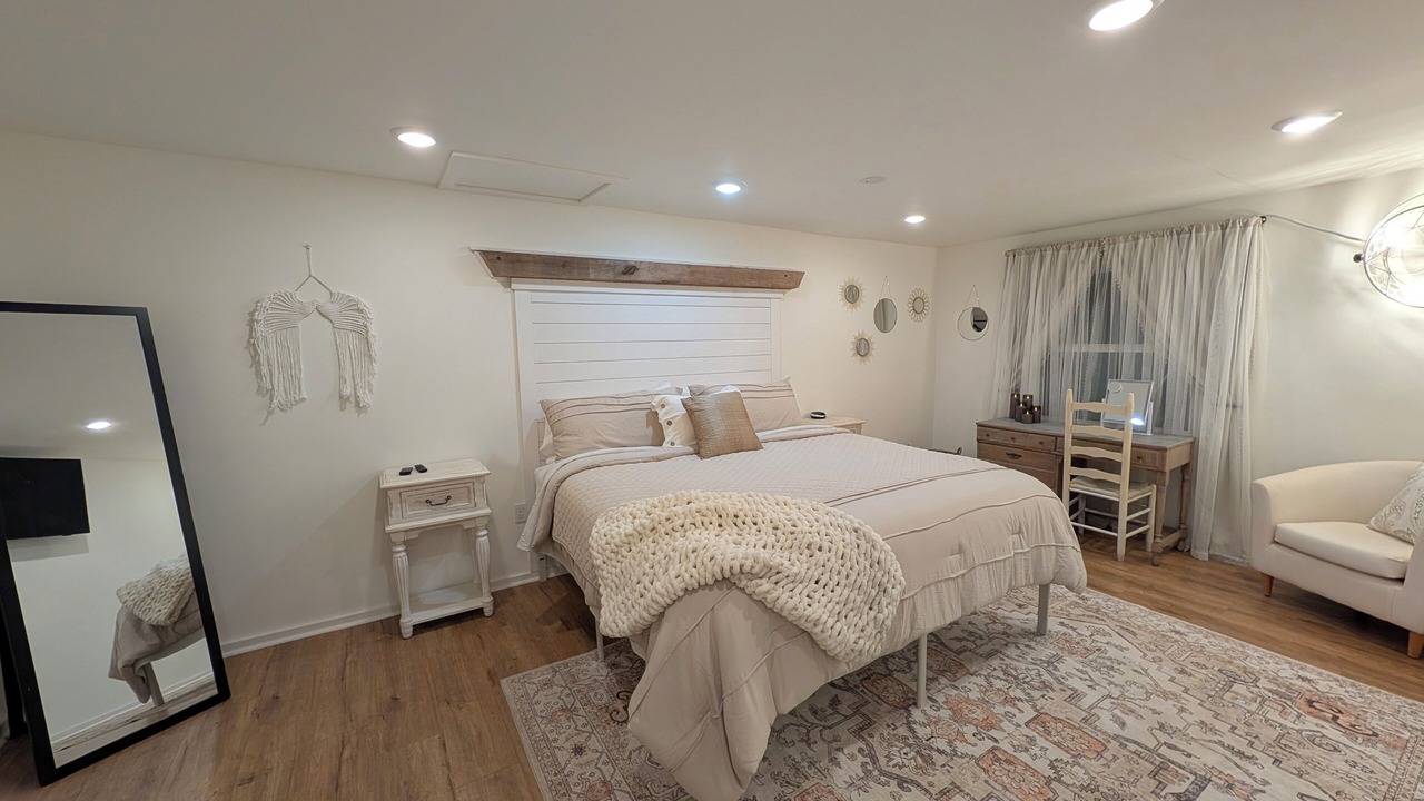 Photo of Bedroom in Kodak