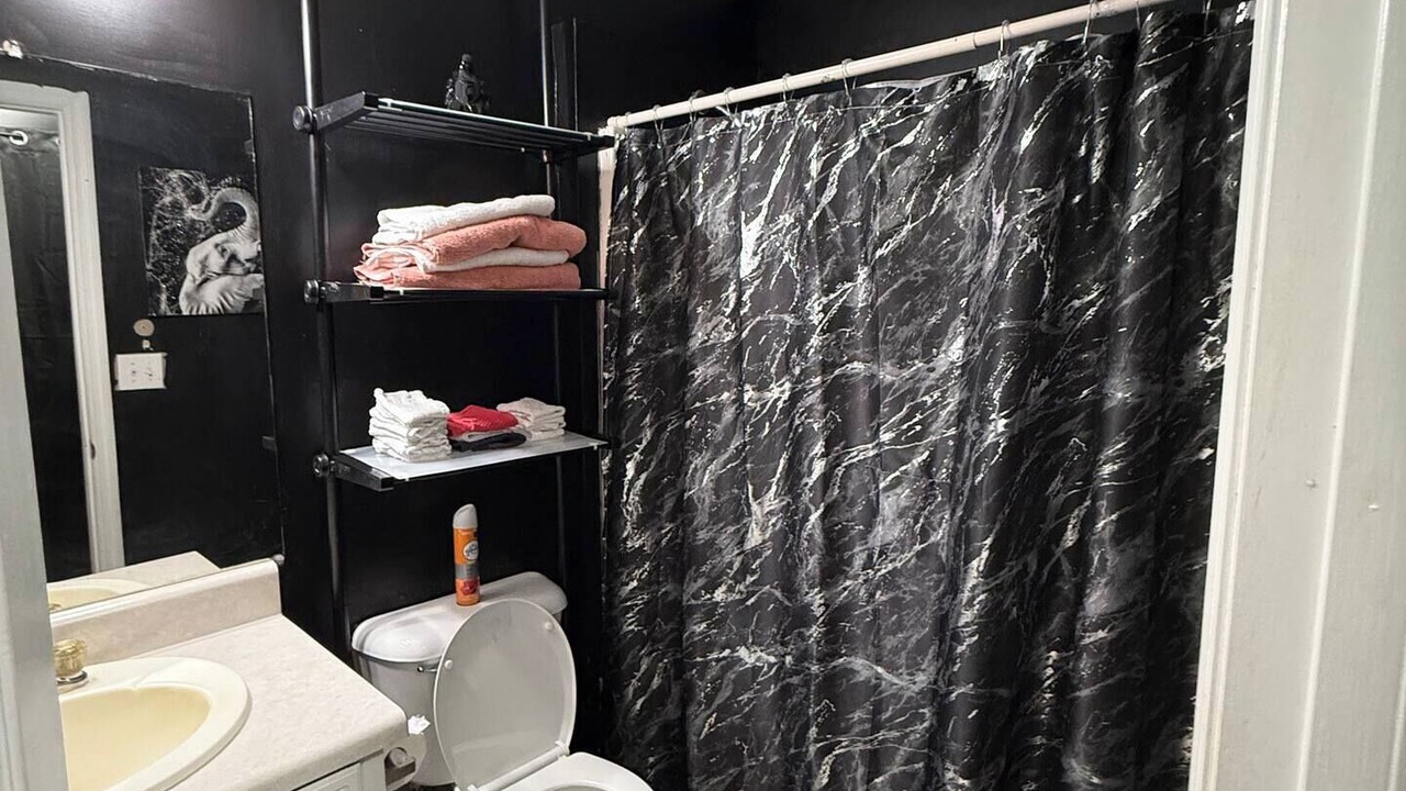 Photo of Bathroom in Peach Orchard