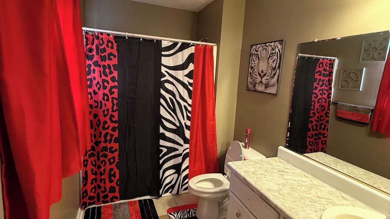 Photo of Bathroom in Peach Orchard