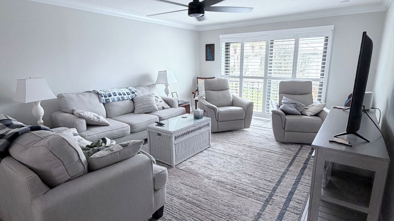 Photo of Livingroom in Indian River Shores