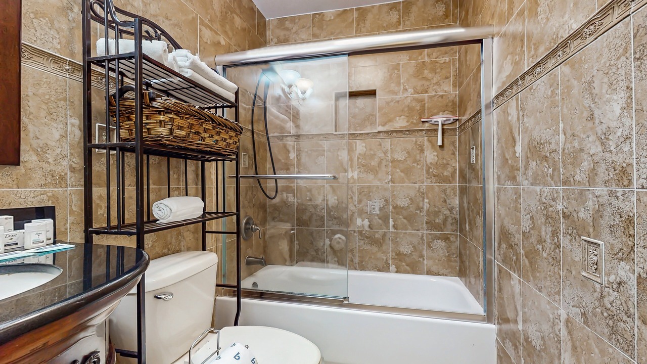 Photo of Bathroom in Ocean Woods