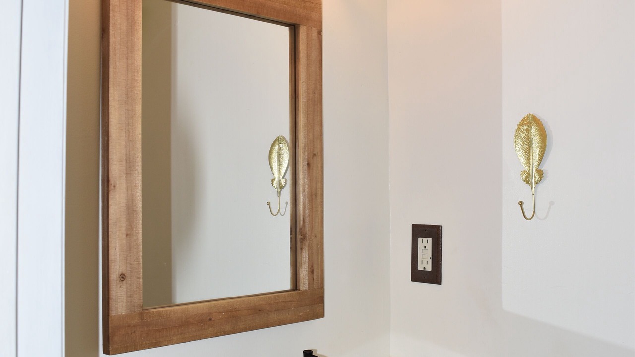 Photo of Bathroom in Thunderbolt