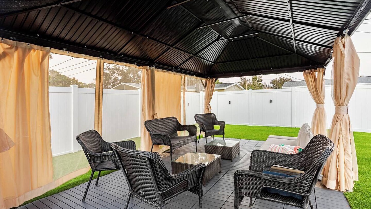 Photo of Patio Balcony in Shore Acres