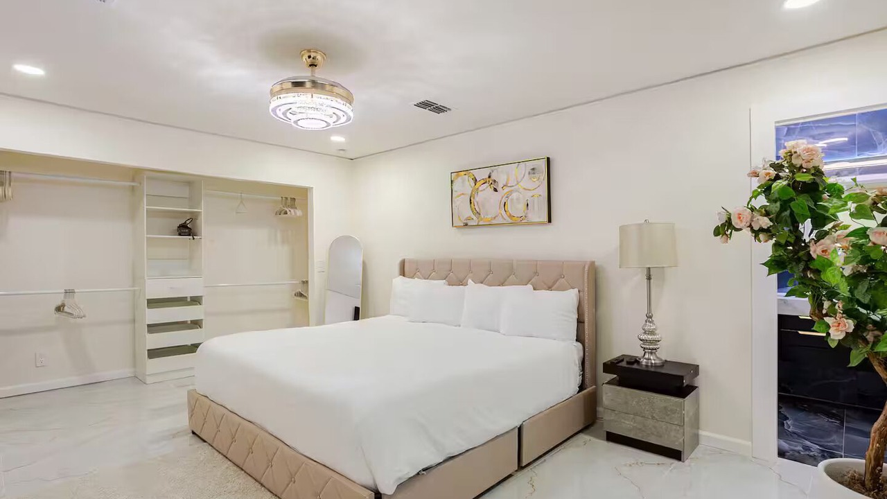 Photo of Bedroom in Shore Acres
