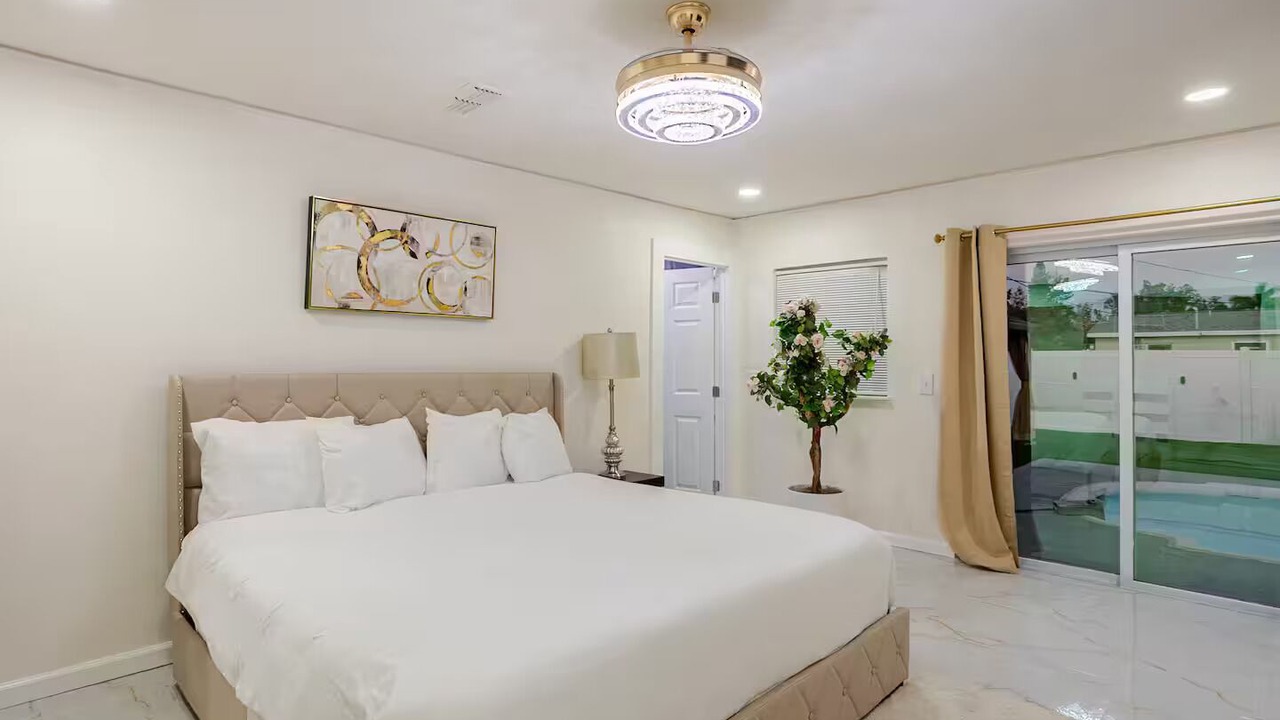 Photo of Bedroom in Shore Acres