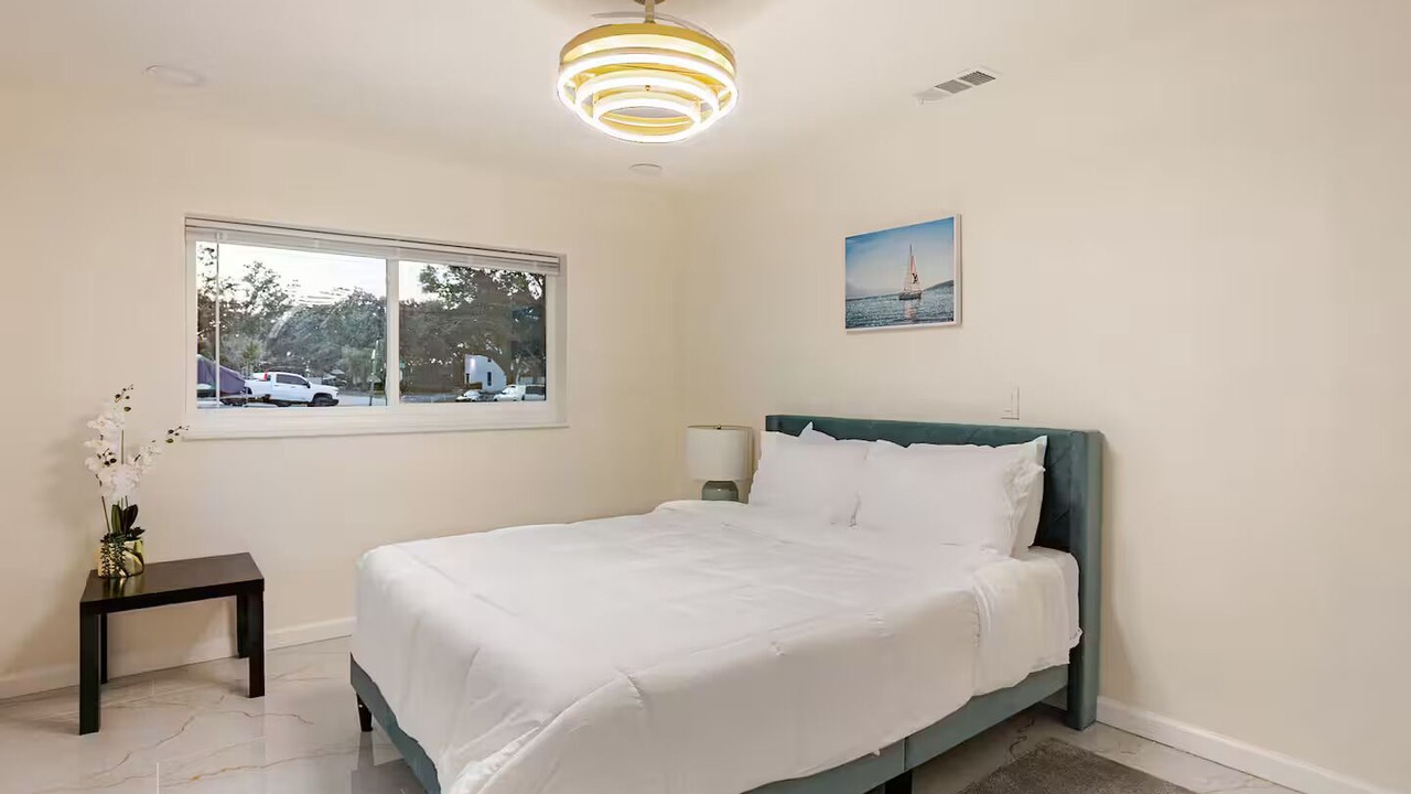 Photo of Bedroom in Shore Acres