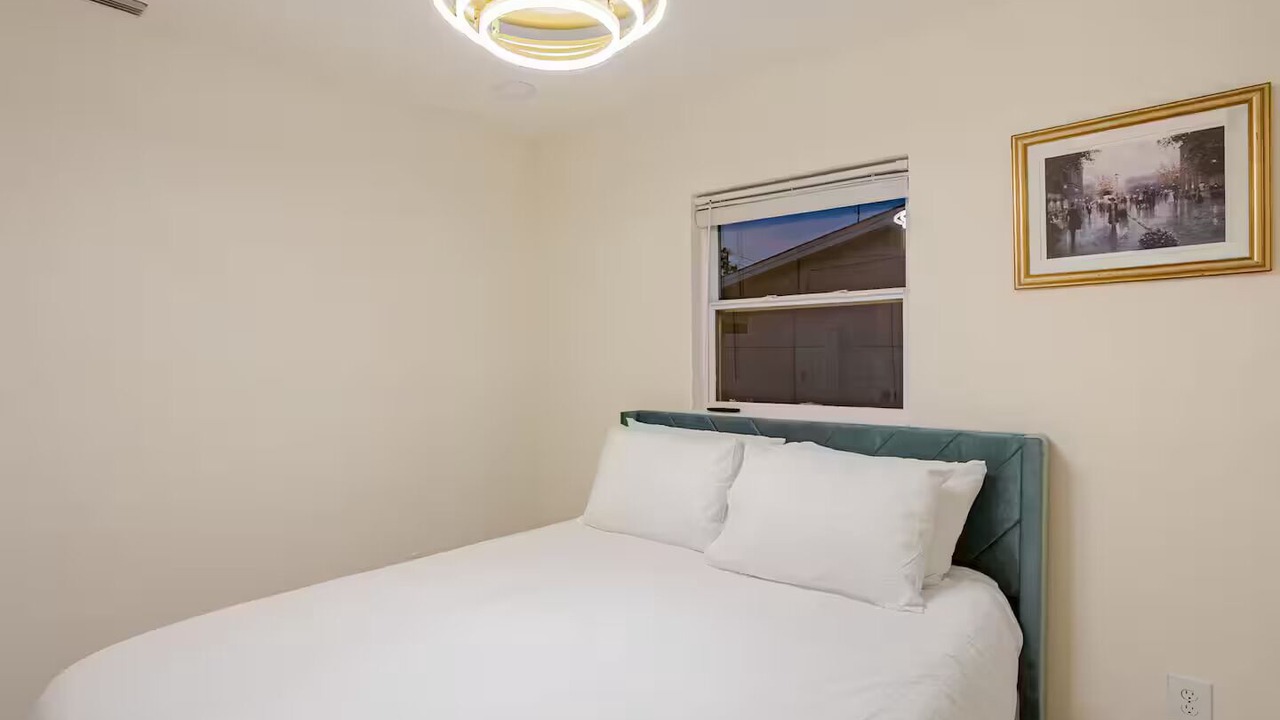 Photo of Bedroom in Shore Acres