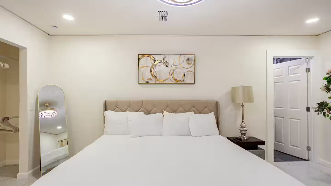 Photo of Bedroom in Shore Acres