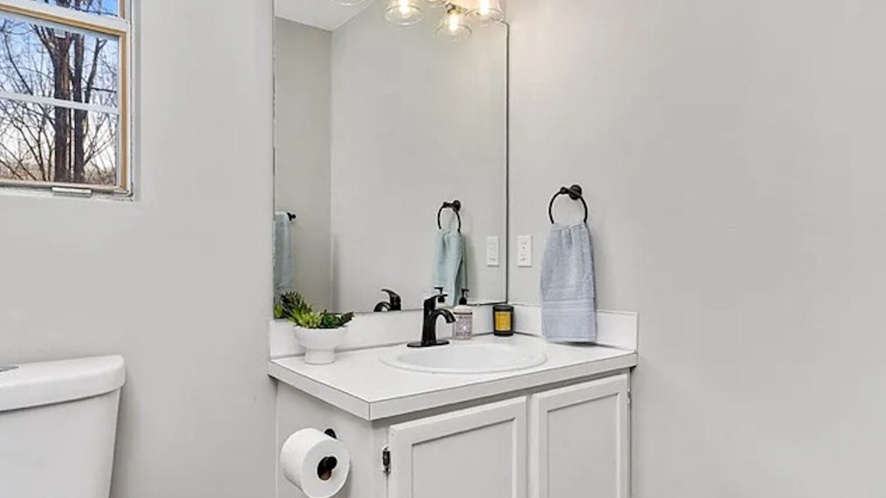 Photo of Bathroom in Seneca