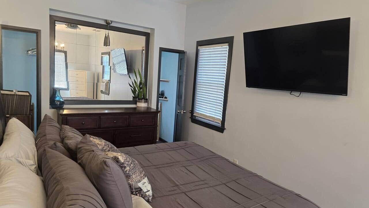 Photo of Bedroom in Beach Institute