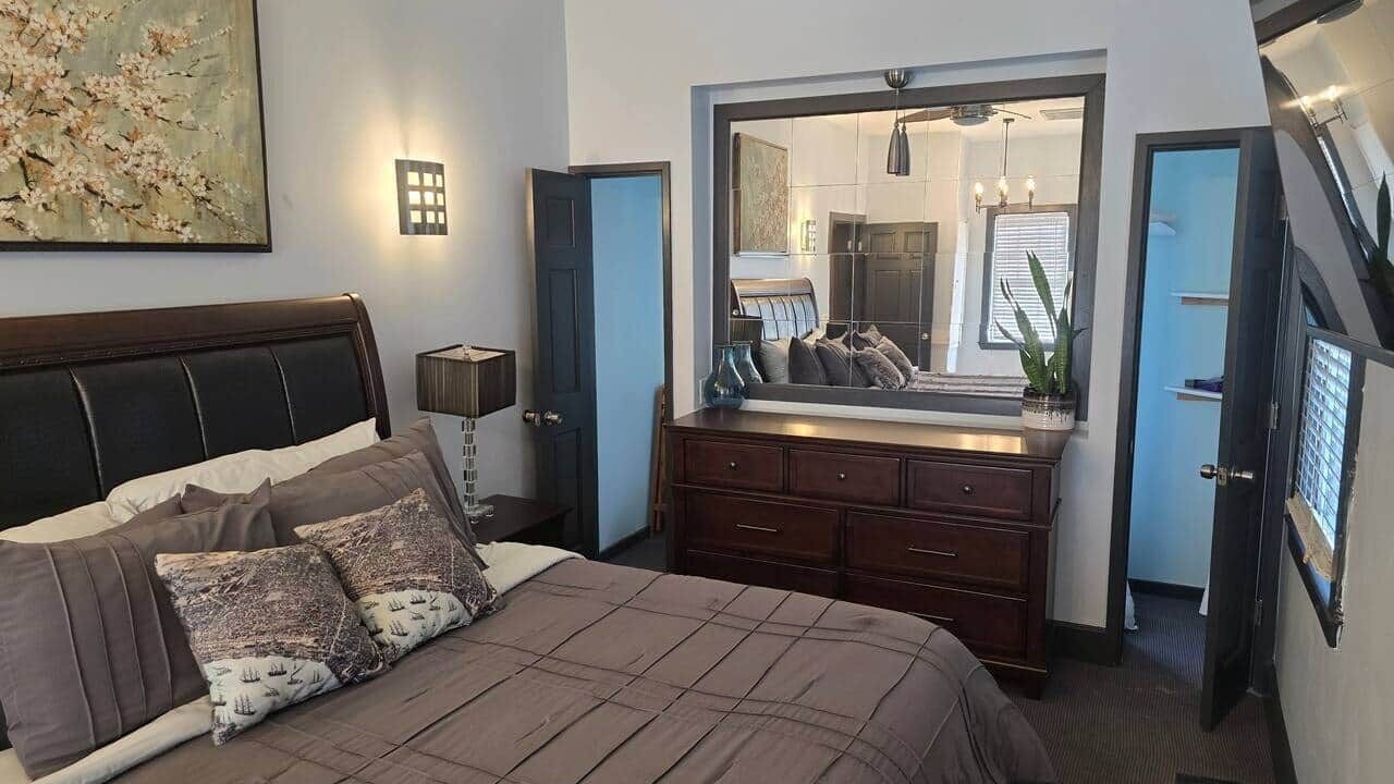 Photo of Bedroom in Beach Institute