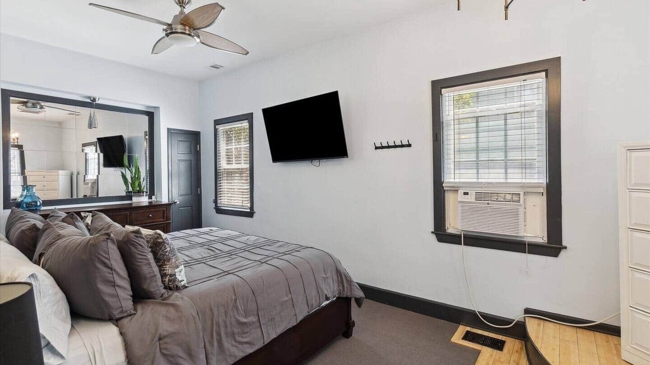 Photo of Bedroom in Beach Institute