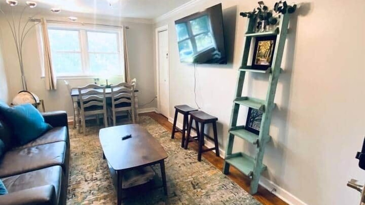 Photo of Livingroom in Dixon Park